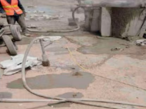 龙潭水泥混凝土路面板底注浆技术 路面脱空注浆整治方案